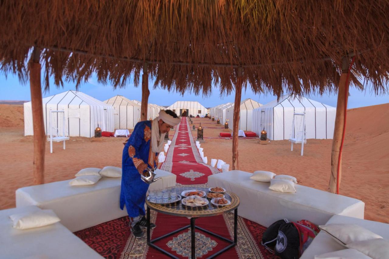 Отель Sahara Desert Luxury Camp Мерзуга Экстерьер фото