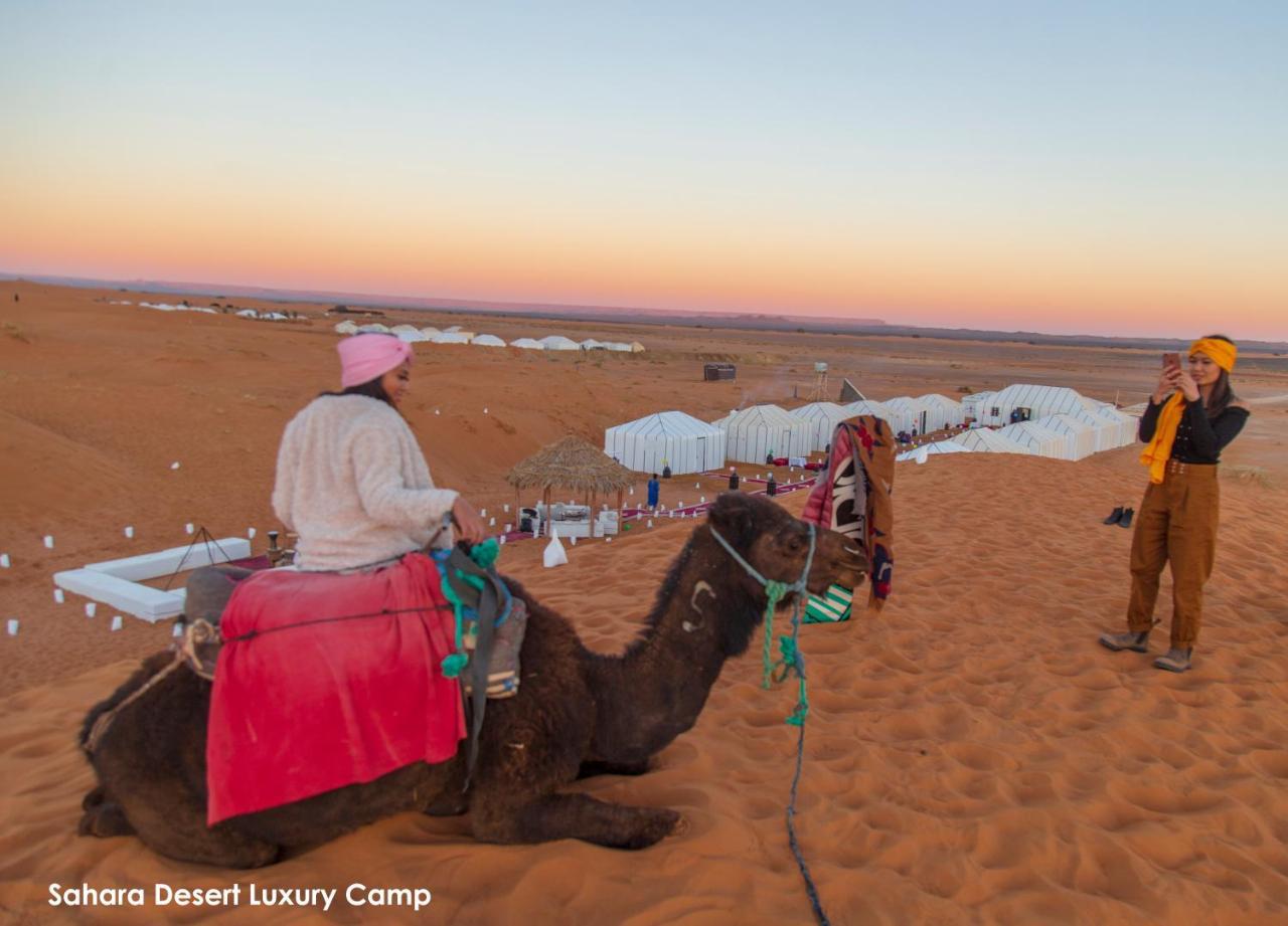 Отель Sahara Desert Luxury Camp Мерзуга Экстерьер фото