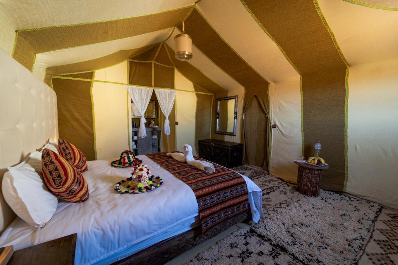 Отель Sahara Desert Luxury Camp Мерзуга Экстерьер фото